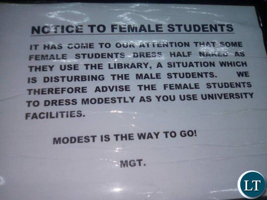 Sinh viên phản ứng trước quy định cấm mặc hở hang trong thư viện - Ảnh 1.