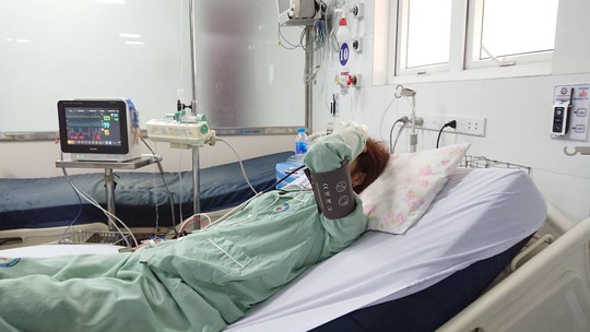 Một phụ nữ sốc phản vệ sau tiêm thuốc làm trắng da - Ảnh 1.
