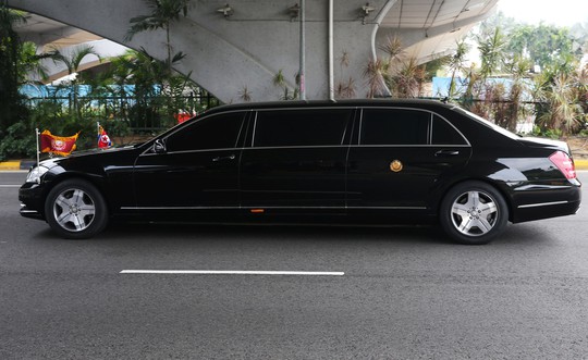 Ông Kim Jong-un tới Singapore, được vệ sĩ chạy bộ đưa về khách sạn - Ảnh 6.