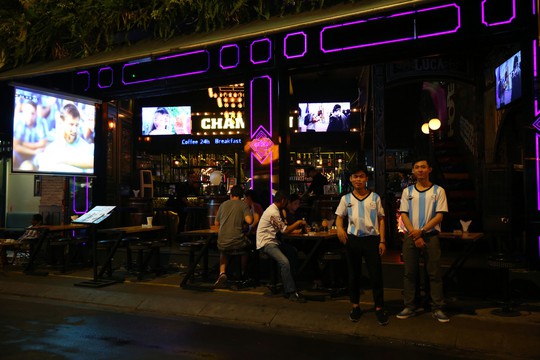 Phố Tây Bùi Viện sôi động đêm khai mạc - Ảnh 5.