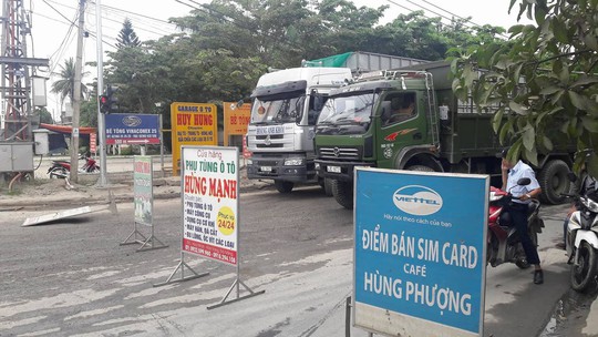Đà Nẵng: Người dân tiếp tục chặn xe tải phá nát đường, gây ô nhiễm - Ảnh 5.