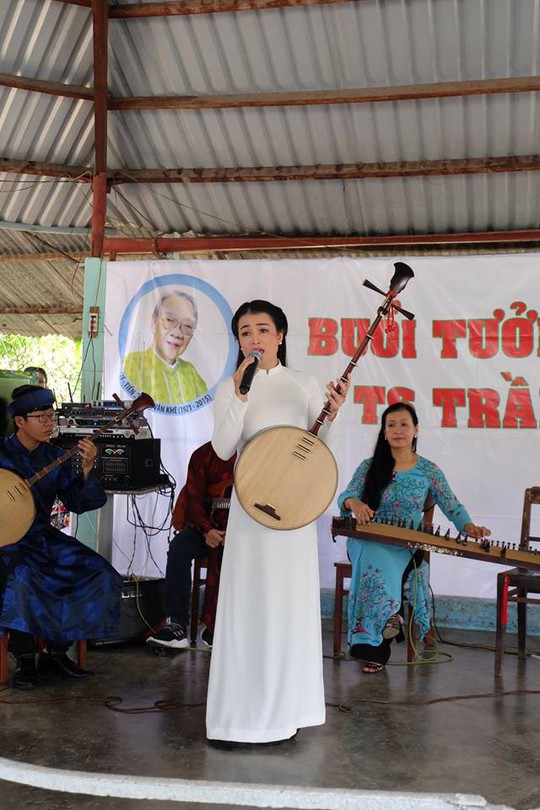Kỳ nữ Kim Cương khóc thương GS-TS Trần Văn Khê - Ảnh 4.
