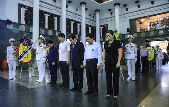 Nguyên Chủ tịch nước Trương Tấn Sang tiễn biệt GS Phan Huy Lê - Ảnh 14.