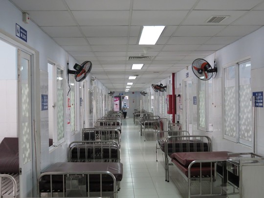 Ổ dịch cúm ở BV Từ Dũ: 12 giờ trưa nay mở lại lầu 5 - Khoa Nội soi - Ảnh 3. Ổ dịch cúm ở BV Từ Dũ: 12 giờ trưa nay mở lại lầu 5 - Khoa Nội soi - Ảnh 3.