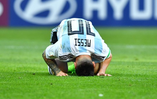 Thanh xuân không dành cho Messi - Ảnh 1. Thanh xuân không dành cho Messi - Ảnh 1.