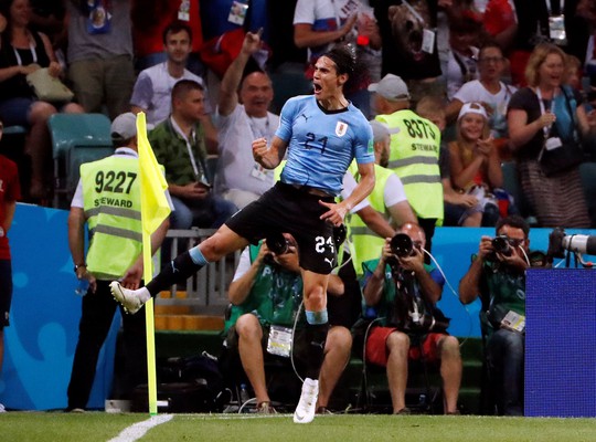 Cavani tiễn Ronaldo về nước - Ảnh 7. Cavani tiễn Ronaldo về nước - Ảnh 7.