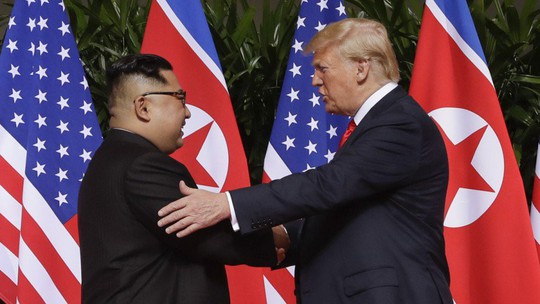 Ông Trump lại đổi giọng về phi hạt nhân hóa Triều Tiên - Ảnh 2. Ông Trump lại đổi giọng về phi hạt nhân hóa Triều Tiên - Ảnh 2.