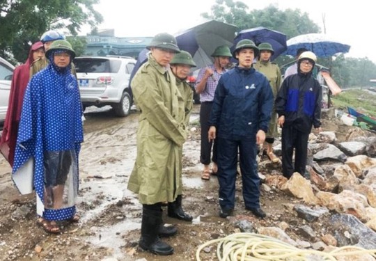 “Phớt” chỉ đạo của chủ tịch tỉnh, huyện vẫn tổ chức họp khi bão số 3 gần bờ - Ảnh 1.
