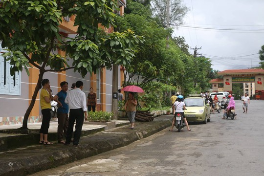 Gian lan diem thi Ha GiangTo truong dan pho noi gi ve viec bat ong Vu Trong Luong