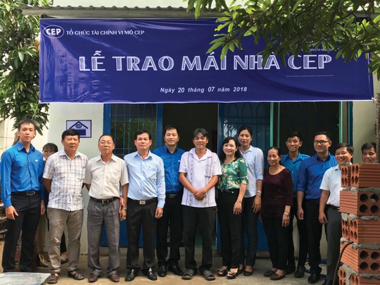 Trao Mái ấm Công đoàn, mái nhà CEP cho đoàn viên khó khăn - Ảnh 1.