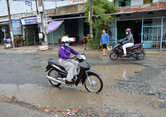 Dân TP Cà Mau kêu cứu vì đường xuống cấp nghiêm trọng - Ảnh 4.