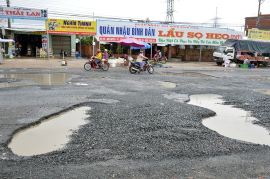 Dân TP Cà Mau kêu cứu vì đường xuống cấp nghiêm trọng - Ảnh 9.