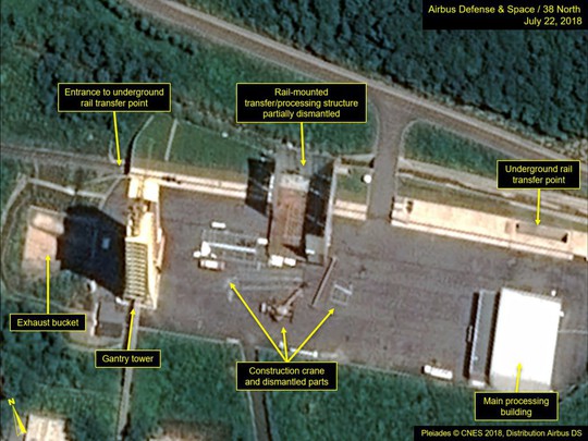 Triều Tiên có động thái lạ tại bãi thử tên lửa - Ảnh 2.