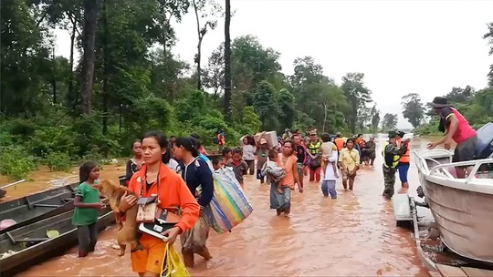 Vỡ đập thủy điện Lào: 24 giờ nỗ lực cứu đập bất thành - Ảnh 1.