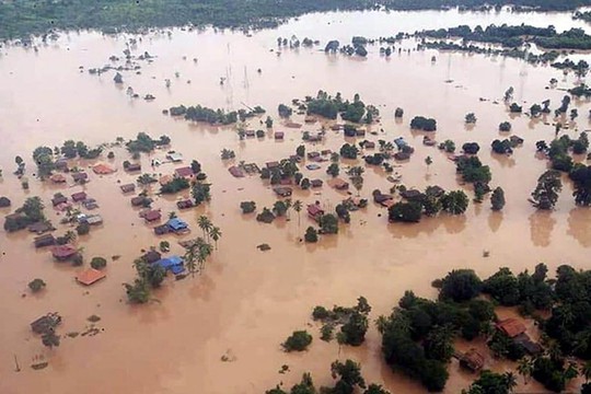 Vỡ đập thủy điện tại Lào: Linh tính trong đêm cứu hàng trăm người - Ảnh 1.