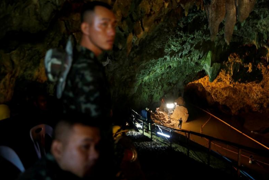 Vụ giải cứu đội bóng mắc kẹt: Cảnh báo hung thần quay lại hang Tham Luang - Ảnh 2.
