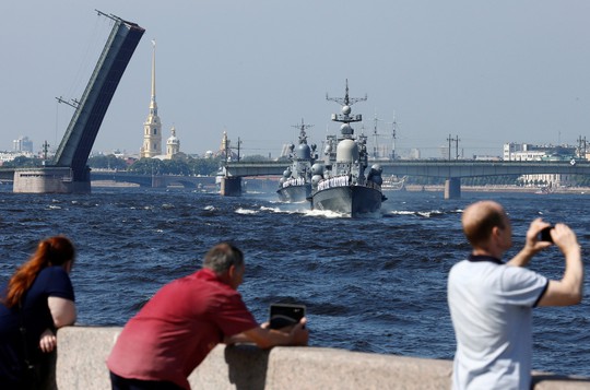 Khoe sức mạnh, Hải quân Nga vẫn có vấn đề? - Ảnh 3.