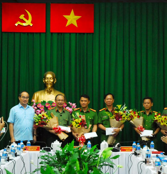 Hành trình theo dấu những kẻ đánh bom trụ sở công an ở TP HCM - Ảnh 1. Hành trình theo dấu những kẻ đánh bom trụ sở công an ở TP HCM - Ảnh 1.