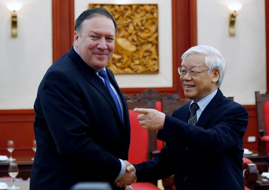 Tổng Bí thư Nguyễn Phú Trọng vui vẻ bắt tay Ngoại trưởng Mỹ Mike Pompeo - Ảnh 6.