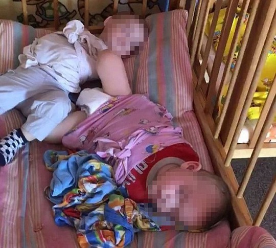 Nga điều tra “nhà trẻ địa ngục” trói các bé vào cũi - Ảnh 5. Nga điều tra “nhà trẻ địa ngục” trói các bé vào cũi - Ảnh 5.