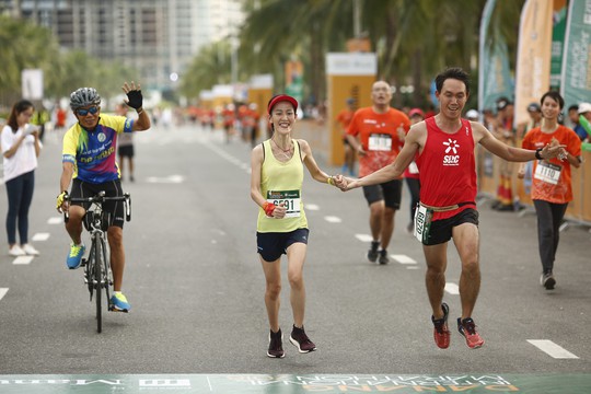 VĐV Suzaki Yuuya về nhất 42 km, cuộc thi Marathon Quốc tế Đà Nẵng - Ảnh 9.