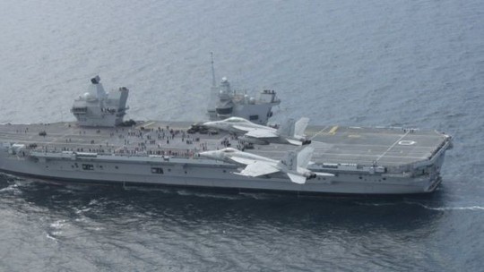Tàu chiến khủng của Anh tới Mỹ tập trận với siêu chiến đấu cơ - Ảnh 2.