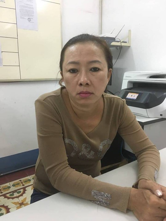 Bat nong 2 phu nu dan canh trom dien thoai o trung tam TP HCM