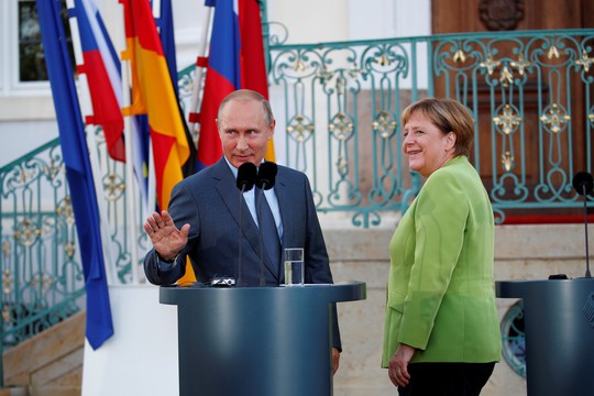 Ông Putin và bà Merkel bàn bạc gì bên ngoài Berlin? - Ảnh 2.