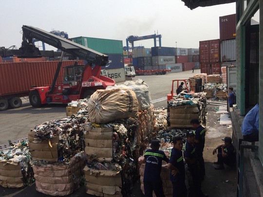 Hàng ngàn container phế liệu tồn ở cảng: Không ai chịu trách nhiệm! - Ảnh 1.