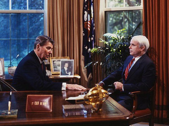 Những cột mốc đáng nhớ trong cuộc đời Thượng nghị sĩ McCain - Ảnh 6.