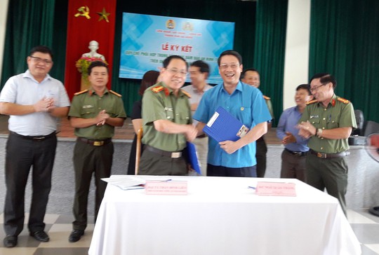 LĐLĐ TP Đà Nẵng và Công an ký kết Quy chế phối hợp an ninh trật tự - Ảnh 2. LĐLĐ TP Đà Nẵng và Công an ký kết Quy chế phối hợp an ninh trật tự - Ảnh 2.