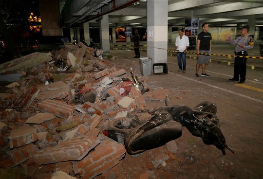 Động đất Indonesia: Gần 100 người thiệt mạng - Ảnh 4.