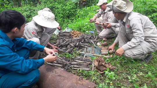 Quảng Trị phát hiện gần 500 đầu đạn pháo - Ảnh 1.
