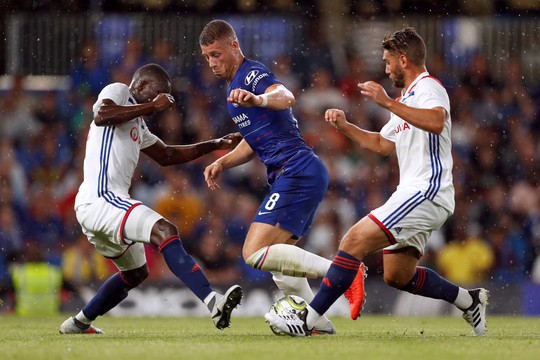Fan Chelsea hy vọng sẽ khởi đầu suôn sẻ tại Premier League - Ảnh 3.