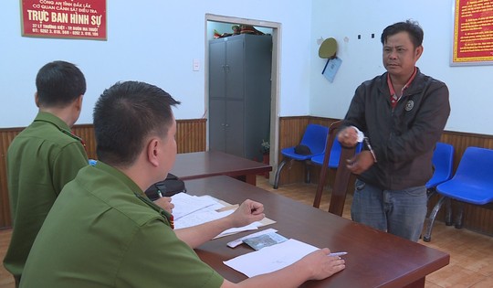 Bao ve dam chet nu quan ly Dien May Xanh vi bi doa cho nghi viec