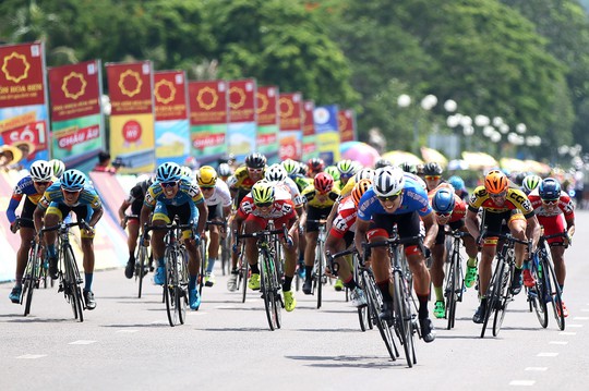 Tước quyền 4 tay đua ngay vạch xuất phát Cúp Tôn Hoa Sen 2018 - Ảnh 9.