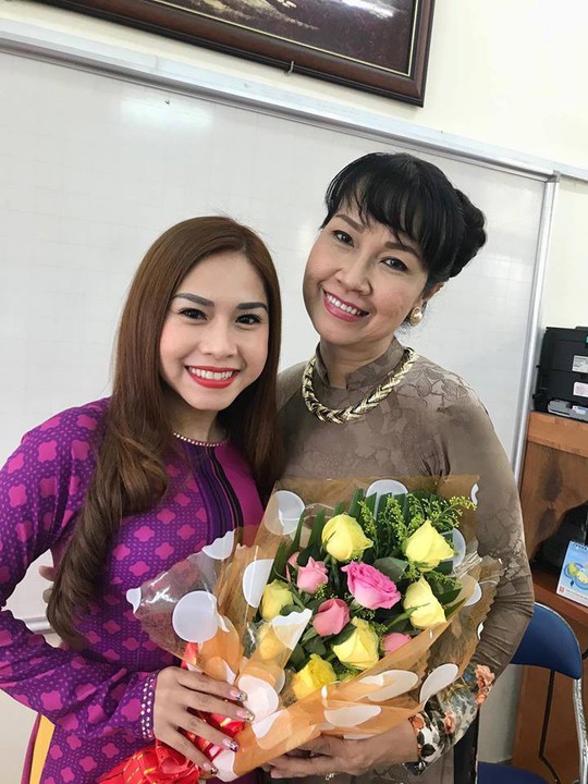 Nghệ sĩ Bình Tinh dốc sức đưa sân khấu vào trường học - Ảnh 4.