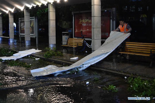 Trung Quốc: Bão Mangkhut tấn công tỉnh Quảng Đông, 2 người chết - Ảnh 5.