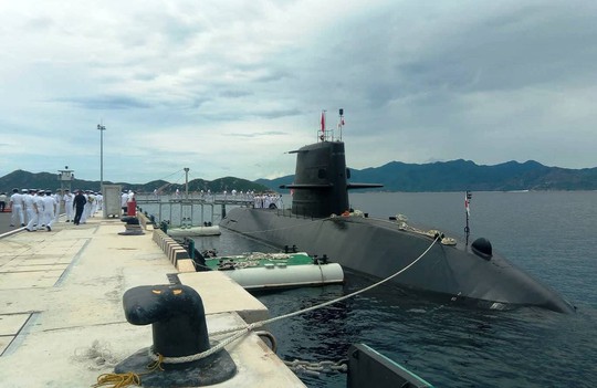 Tàu ngầm Kuroshio Nhật Bản thăm Cam Ranh - Ảnh 1.