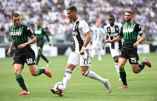 Ronaldo lần đầu ghi bàn, Juventus mở đại tiệc ở Allianz Arena - Ảnh 4.