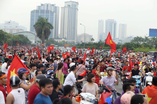 Mỹ Đình rực lửa chào đón tuyển thủ Việt Nam dự ASIAD 2018 - Ảnh 5.