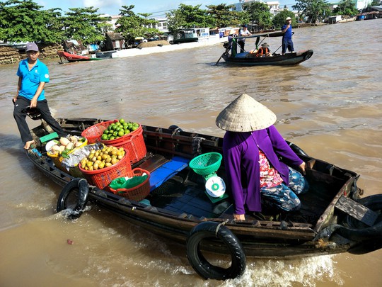 Lễ 2-9, chợ nổi Cái Răng, Làng Du lịch Mỹ Khánh chật kín người - Ảnh 19.