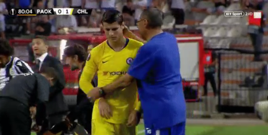 CĐV Chelsea đòi đuổi “chân gỗ” Morata “ngay lập tức” - Ảnh 2.