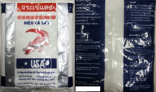 Keo chà ron giả, nhái tràn lan trên thị trường - Ảnh 1. Keo chà ron giả, nhái tràn lan trên thị trường - Ảnh 1.