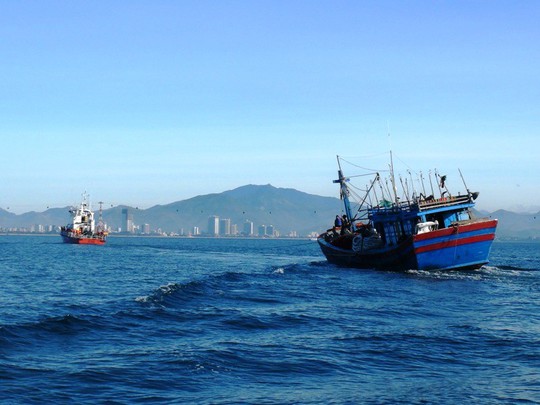 Khẩn cấp đưa tàu ra khơi cứu nạn thủy thủ Trung Quốc trong đêm - Ảnh 2. Khẩn cấp đưa tàu ra khơi cứu nạn thủy thủ Trung Quốc trong đêm - Ảnh 2.
