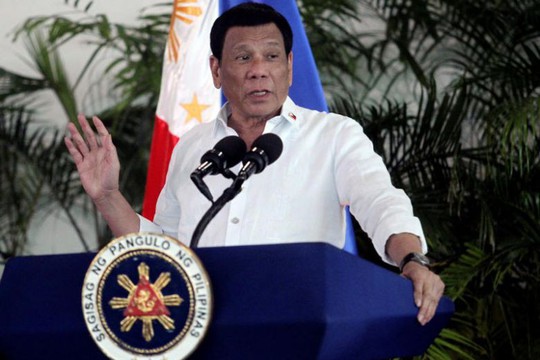 Uy tín trong nước của Tổng thống Duterte rớt thảm hại - Ảnh 1. Uy tín trong nước của Tổng thống Duterte rớt thảm hại - Ảnh 1.