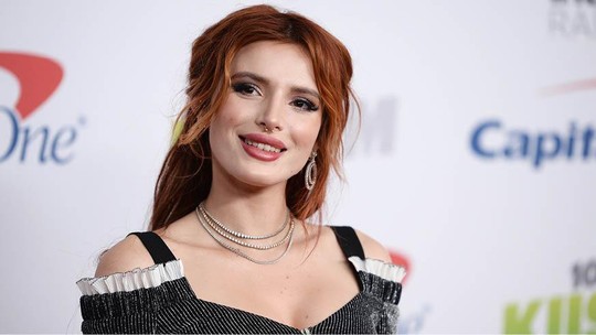 bella-thorne-jingle-ball-2017-1515475167