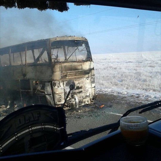 Cháy xe buýt, 52 người thiệt mạng - Ảnh 1.
