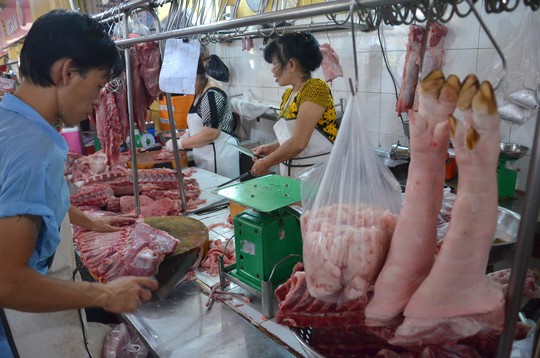 Chợ Bến Thành sẽ bán thịt heo sạch - Ảnh 1.