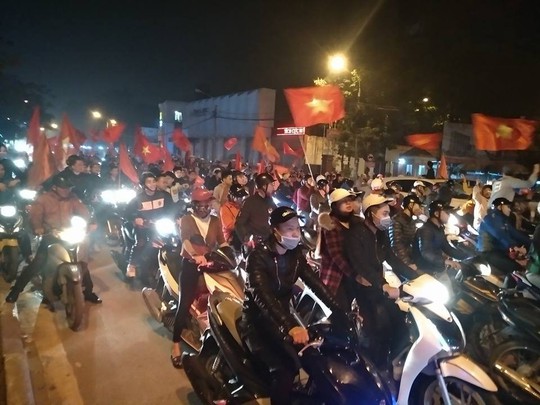 Ngập sắc đỏ mừng chiến thắng nức lòng của U23 Việt Nam - Ảnh 17. Ngập sắc đỏ mừng chiến thắng nức lòng của U23 Việt Nam - Ảnh 17.
